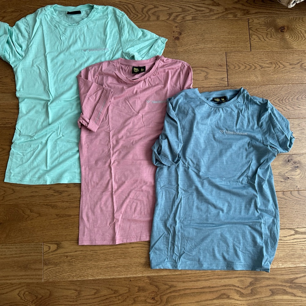 Blackcrows merino wool tops